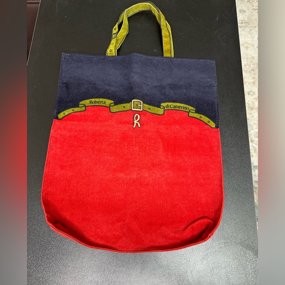 Roberta di Camerino Vintage Velvet Trompe L'oeil Tote. Excellent condition.